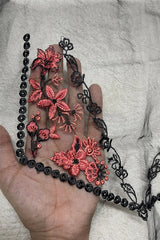 Neckline