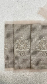 ETHNC LUXE border