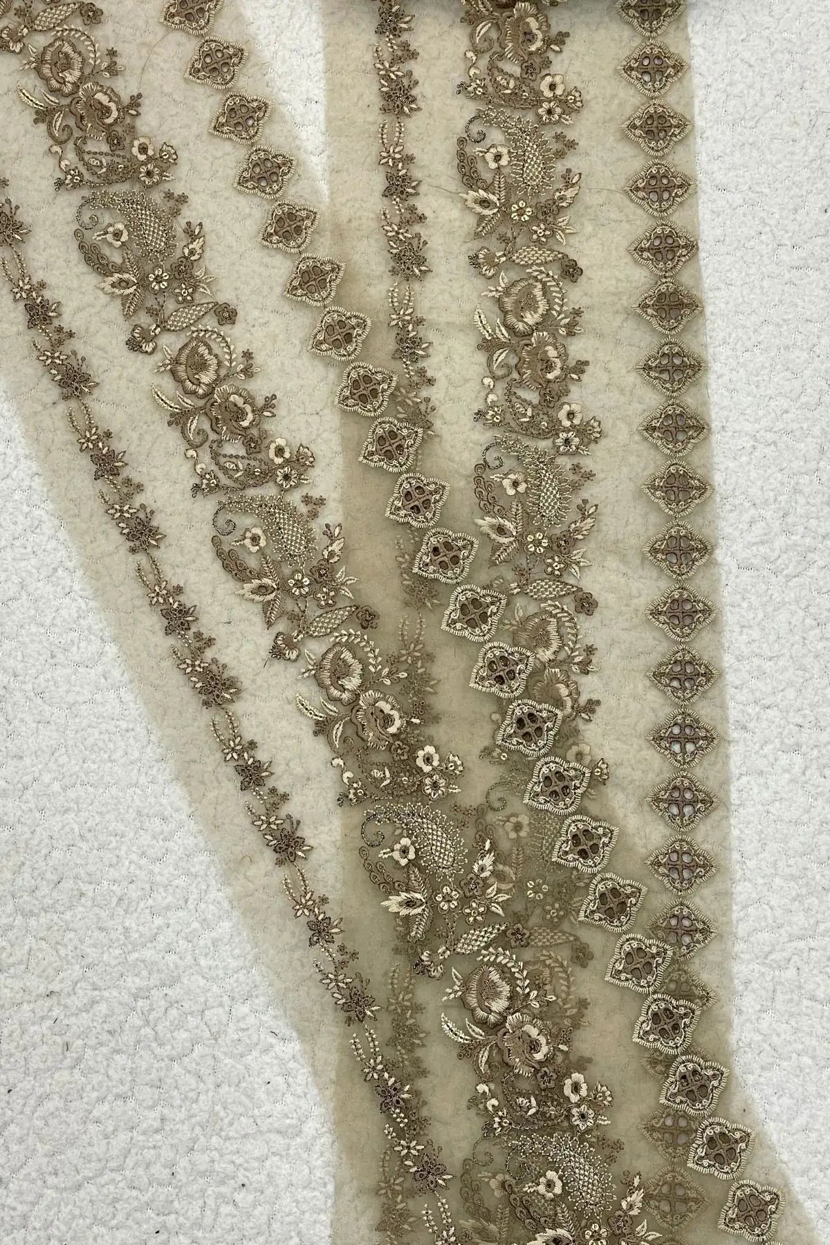 Maria B. Luxe Beige Border (35 inches long)