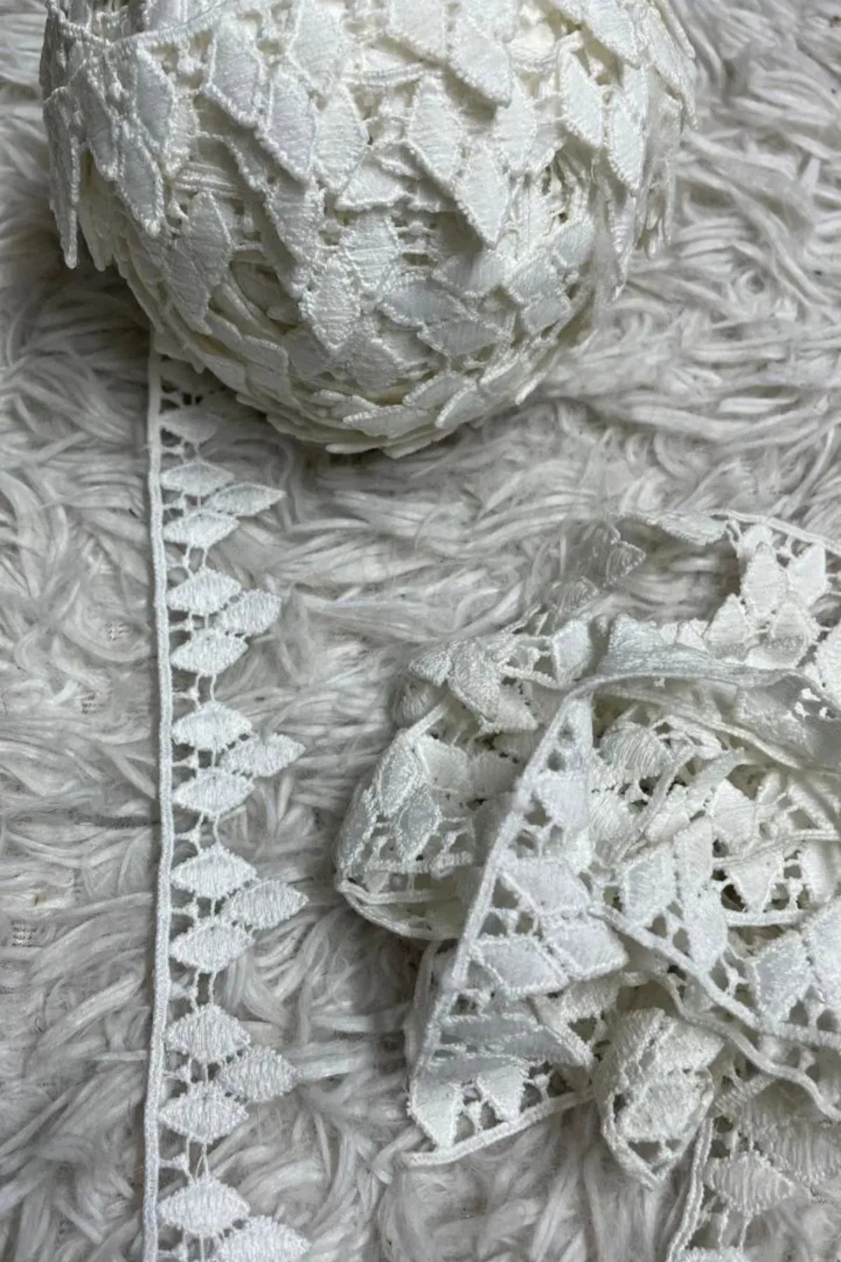 Dyeable Milky Lace 3 Leaf