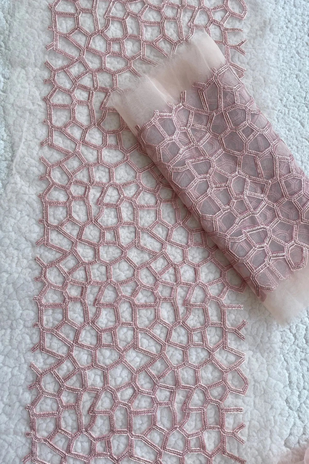 ETHNC Irregular Pattern Wide Yard Border
