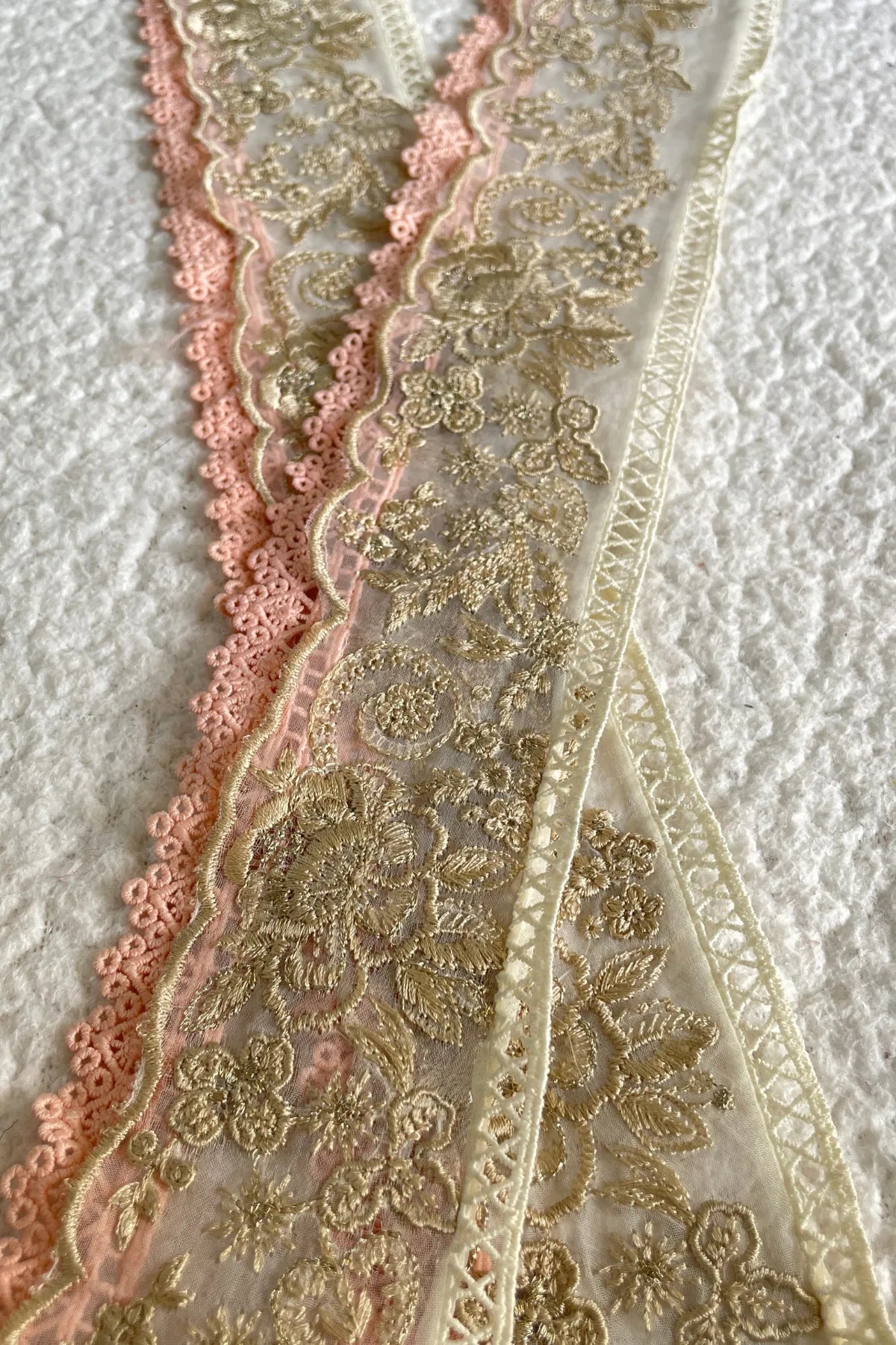 Sapphire 32 inches Border
