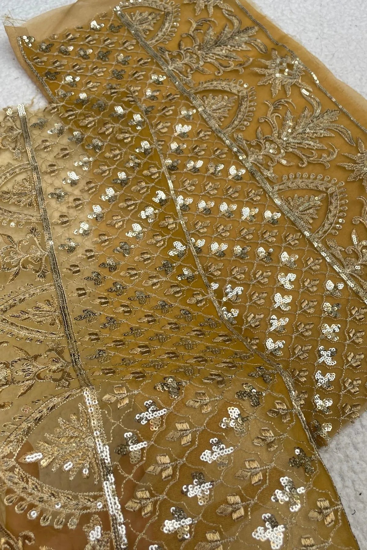 Sapphire Mustard Fancy Pair of Sleeves Borders