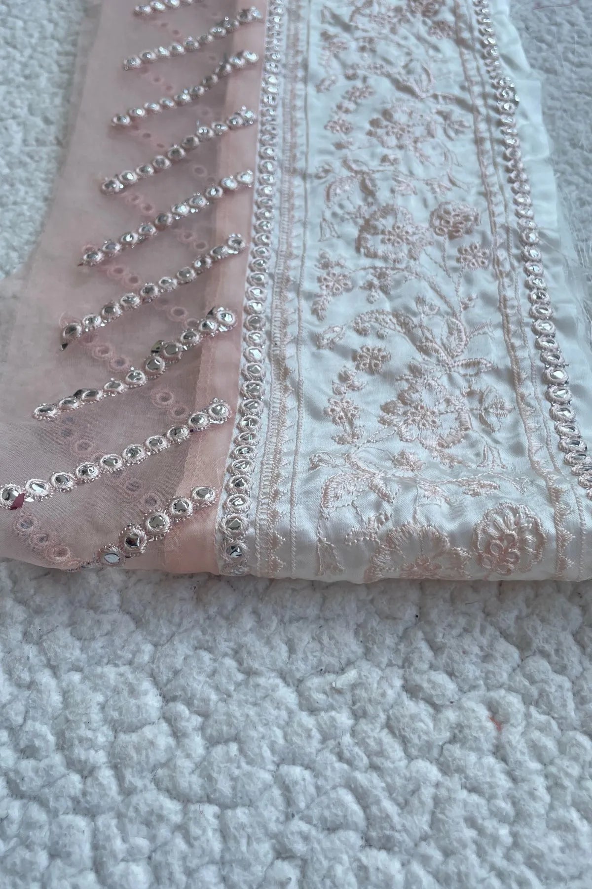 ETHNC Silk and Foil Yard Border
