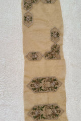 Pair of Corners and Pair of Motifs