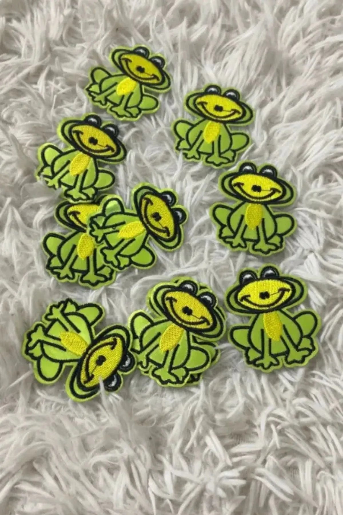Frog iron on (Pack of 10)