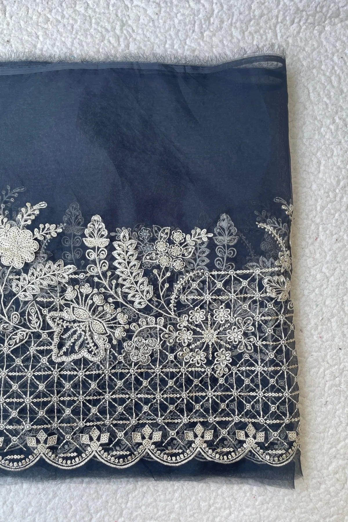 Imrozia Yard grey Black border