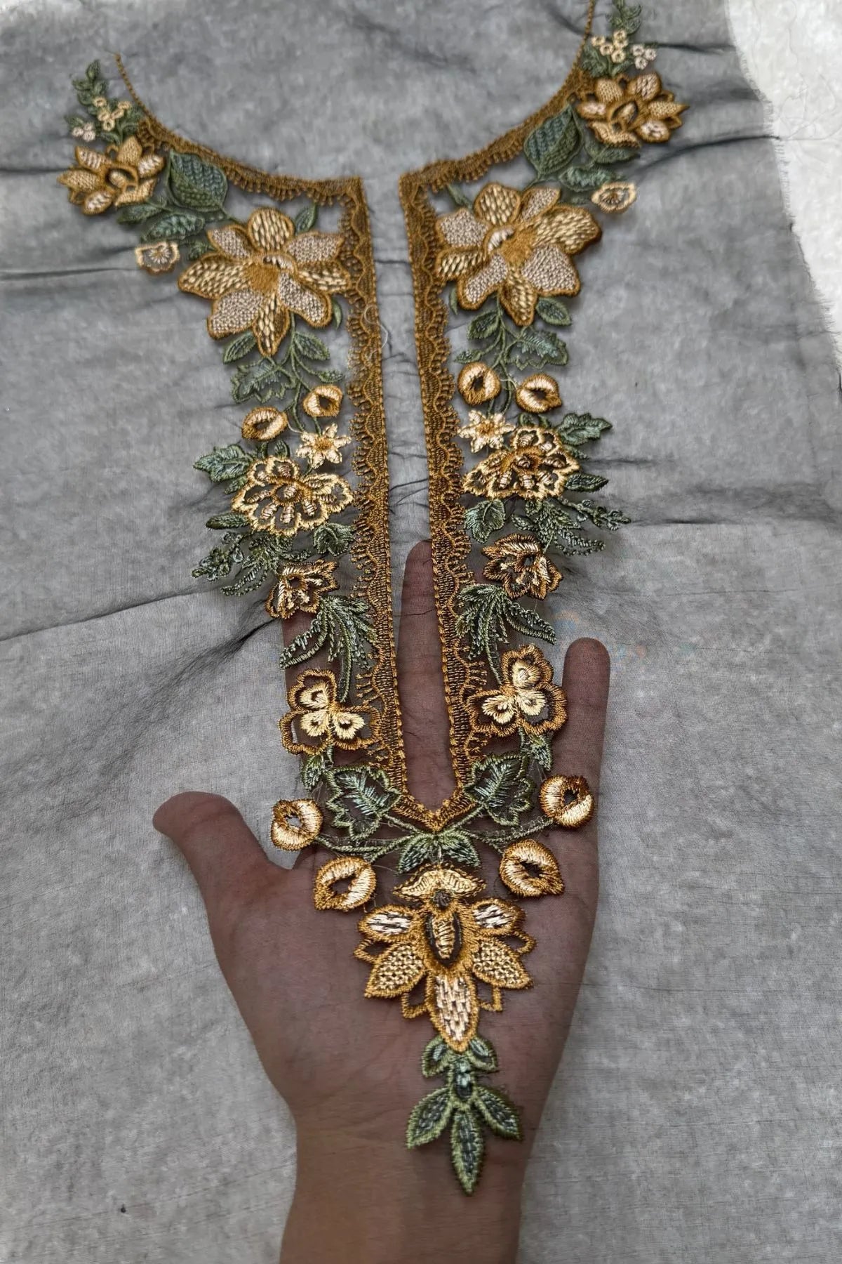 Sapphire Neckline green