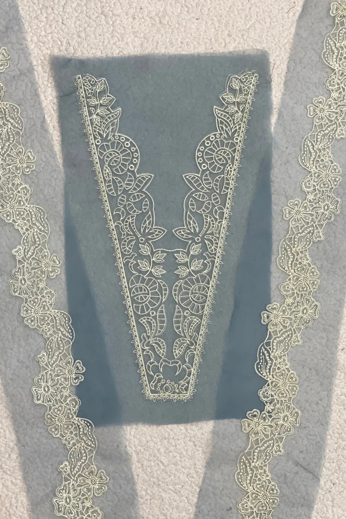 Sapphire Blue Set Neckline with Yard Border