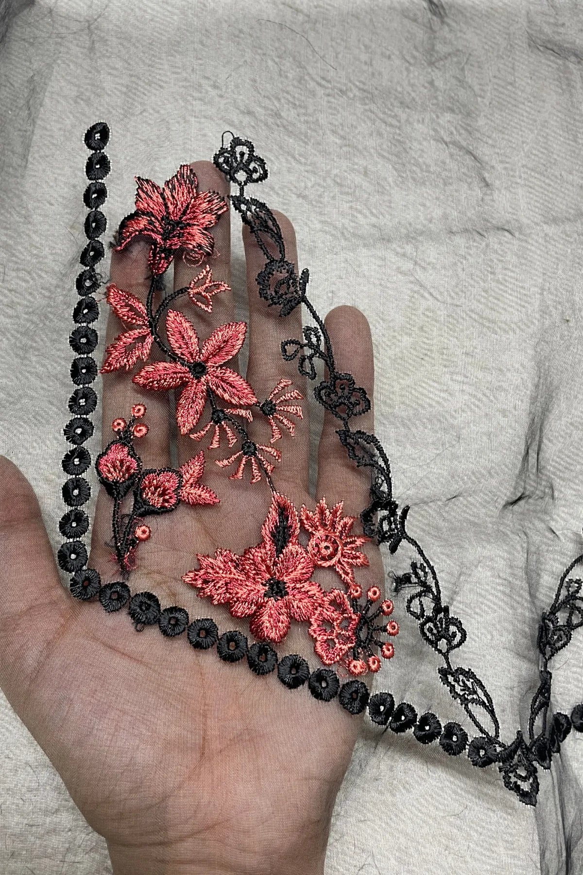 Neckline