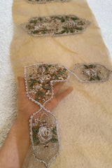 Pair of Corners and Pair of Motifs