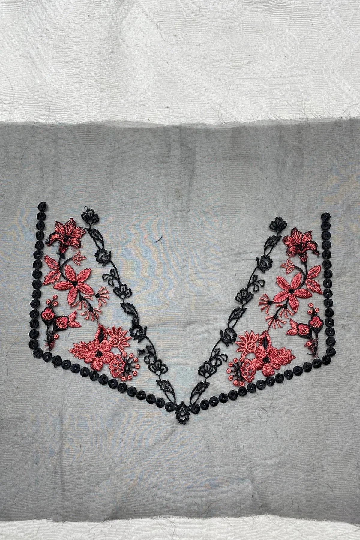 Neckline