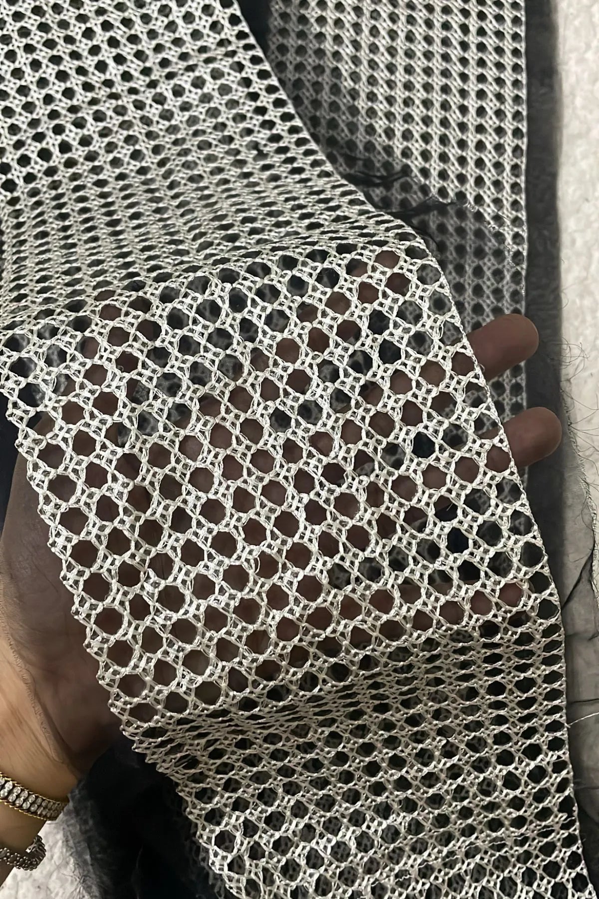 Baroque Black & White Yard Border