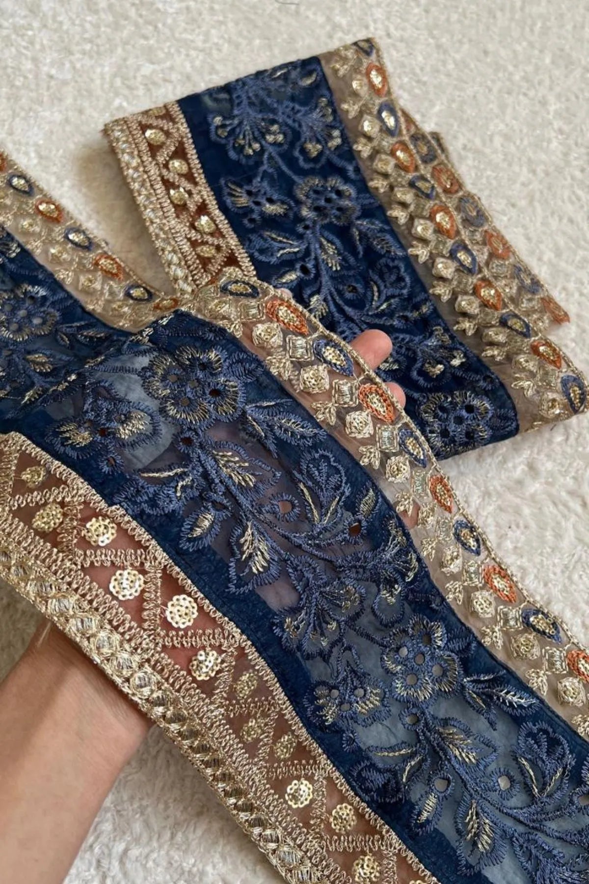 Blue,Copper and Tilla border 24 inches length