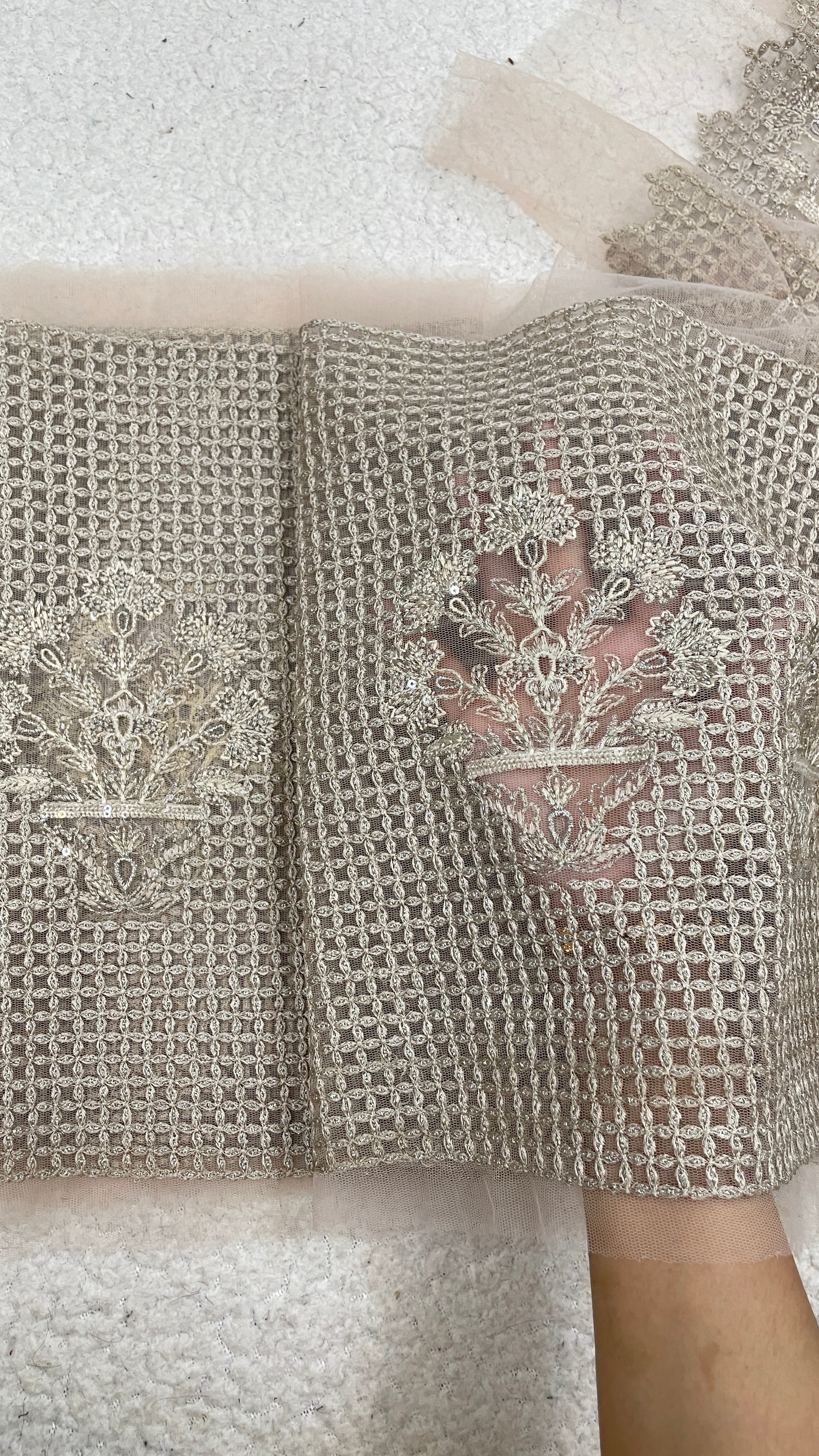 ETHNC LUXE border