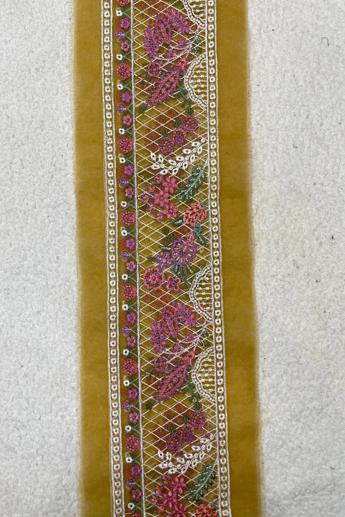 Yellow 32” Border
