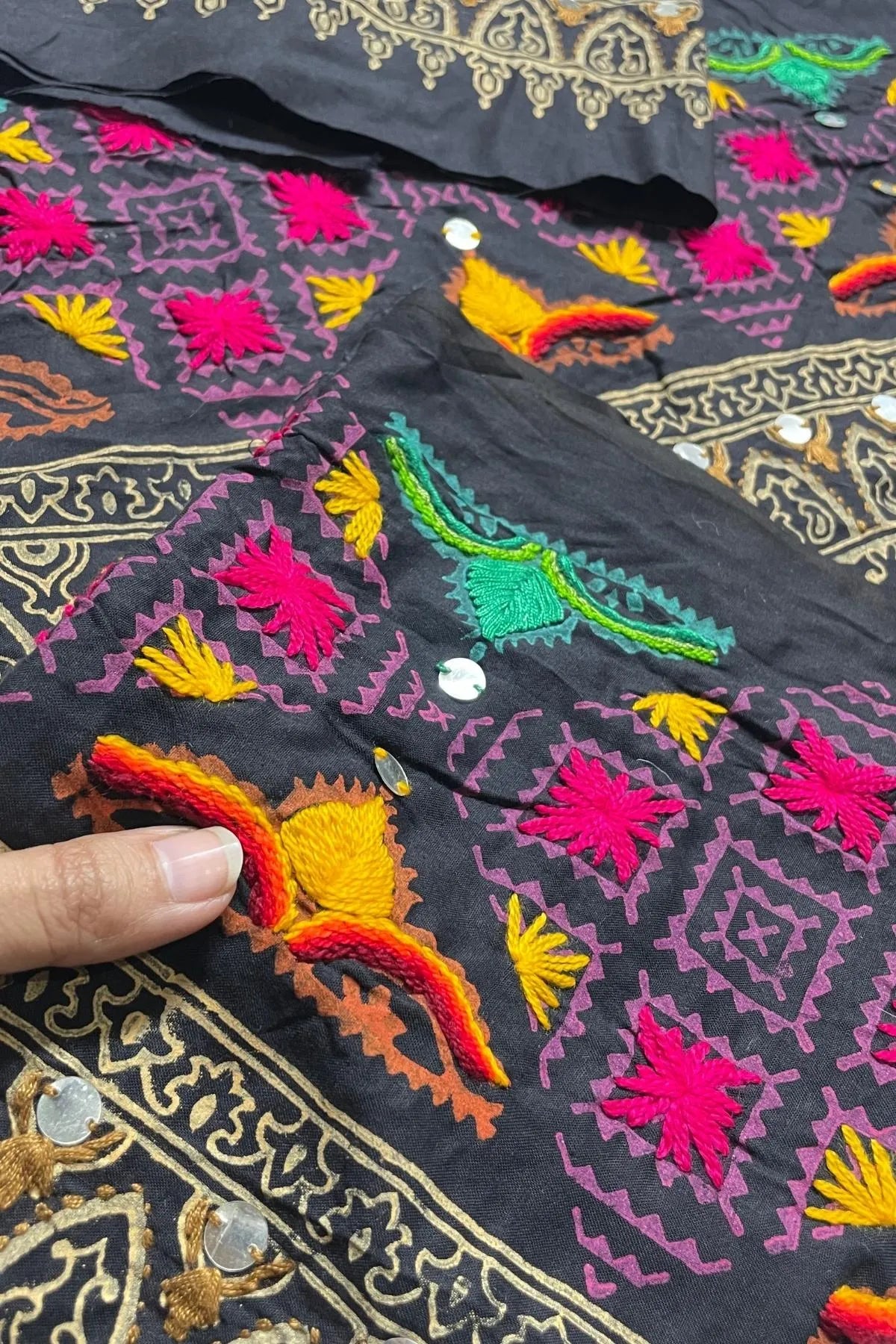 Black Handwork Border