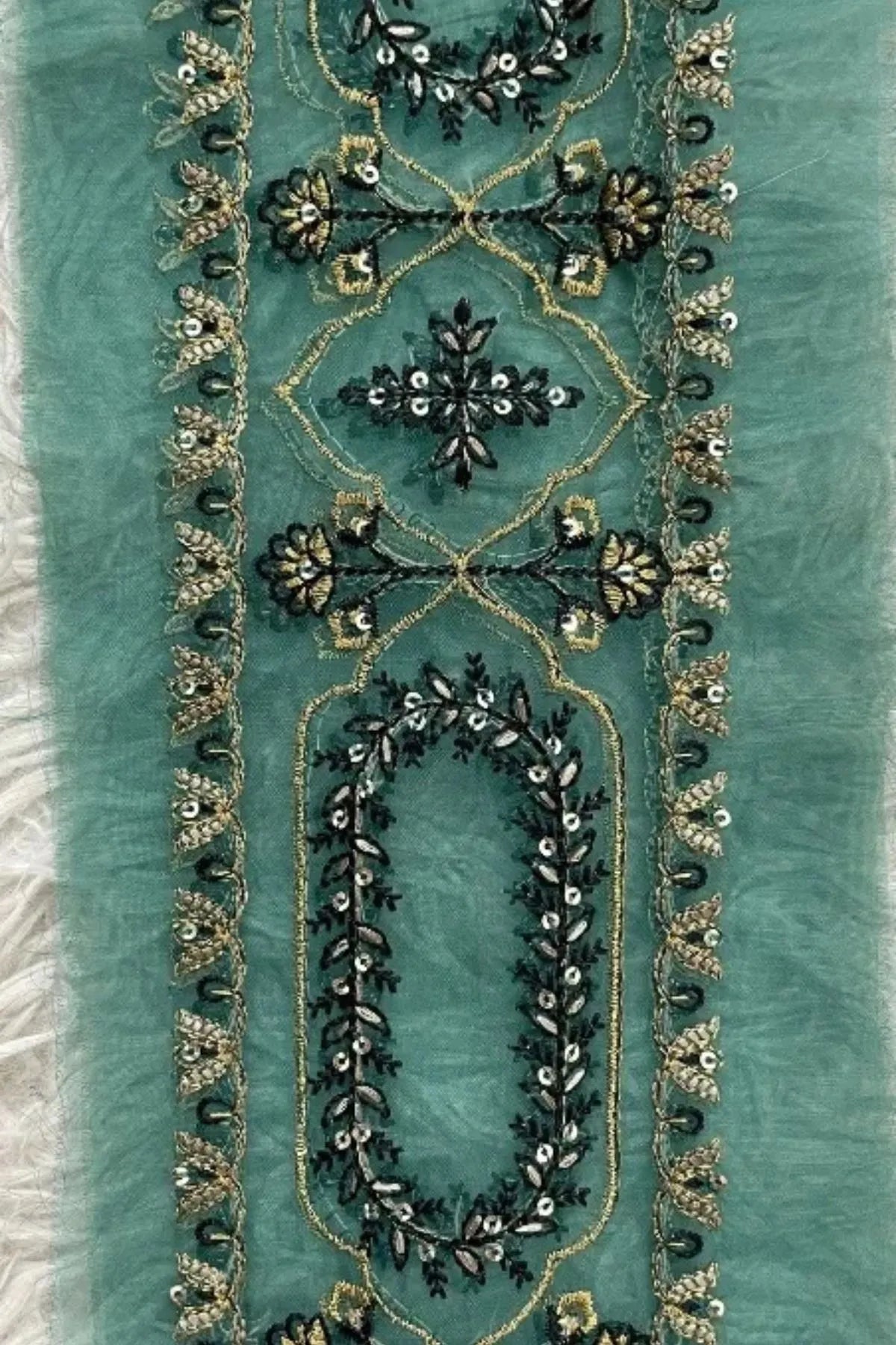 Sapphire luxe Border Yard