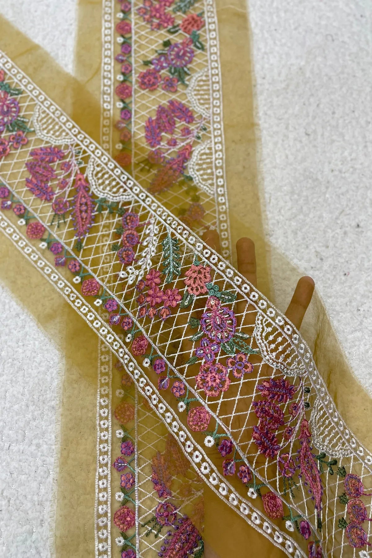 Yellow 32” Border