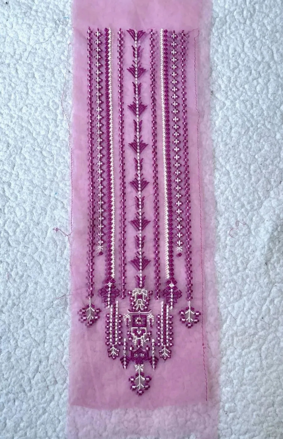 Saaphire Purple Neckline
