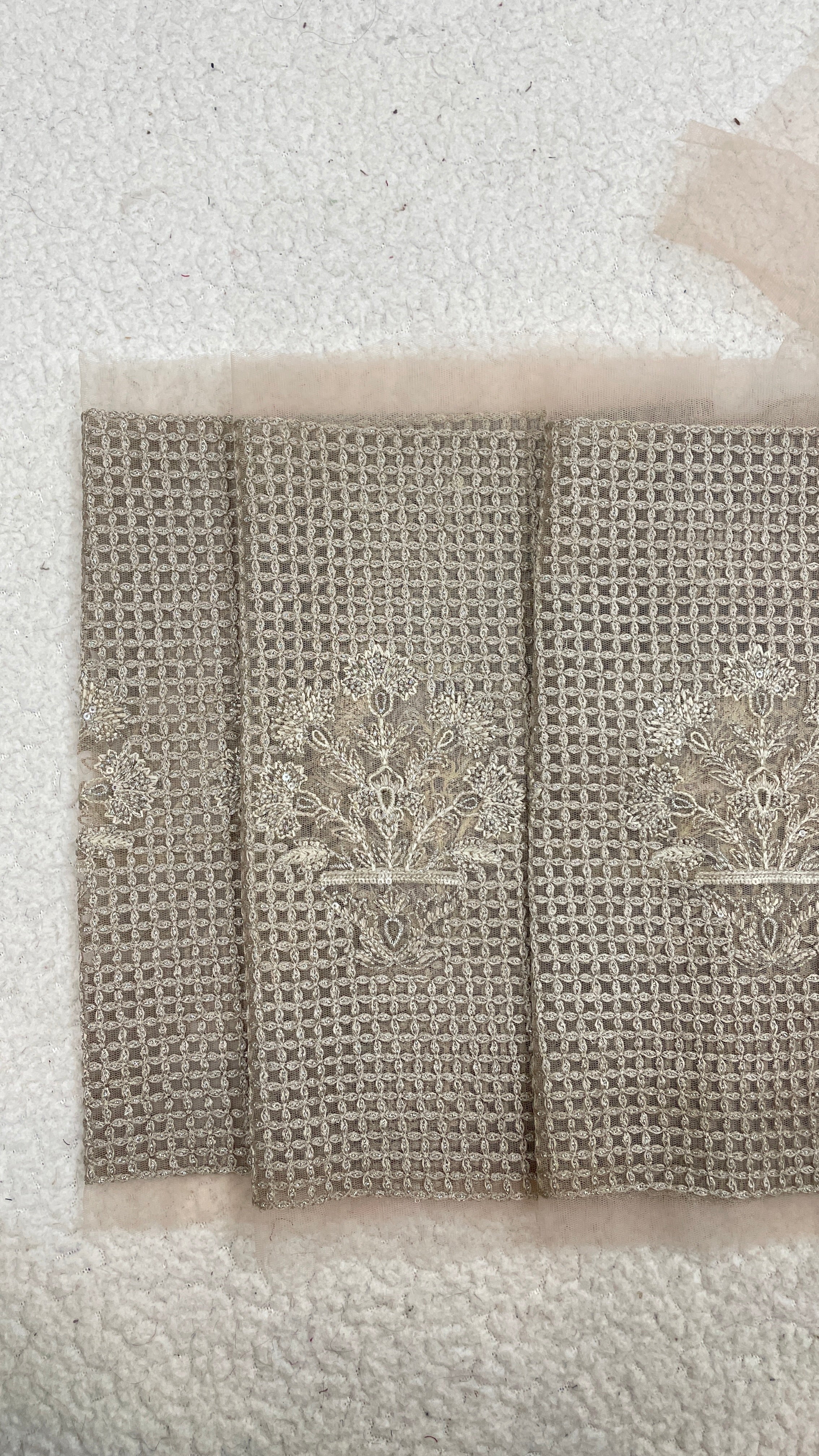 ETHNC LUXE border
