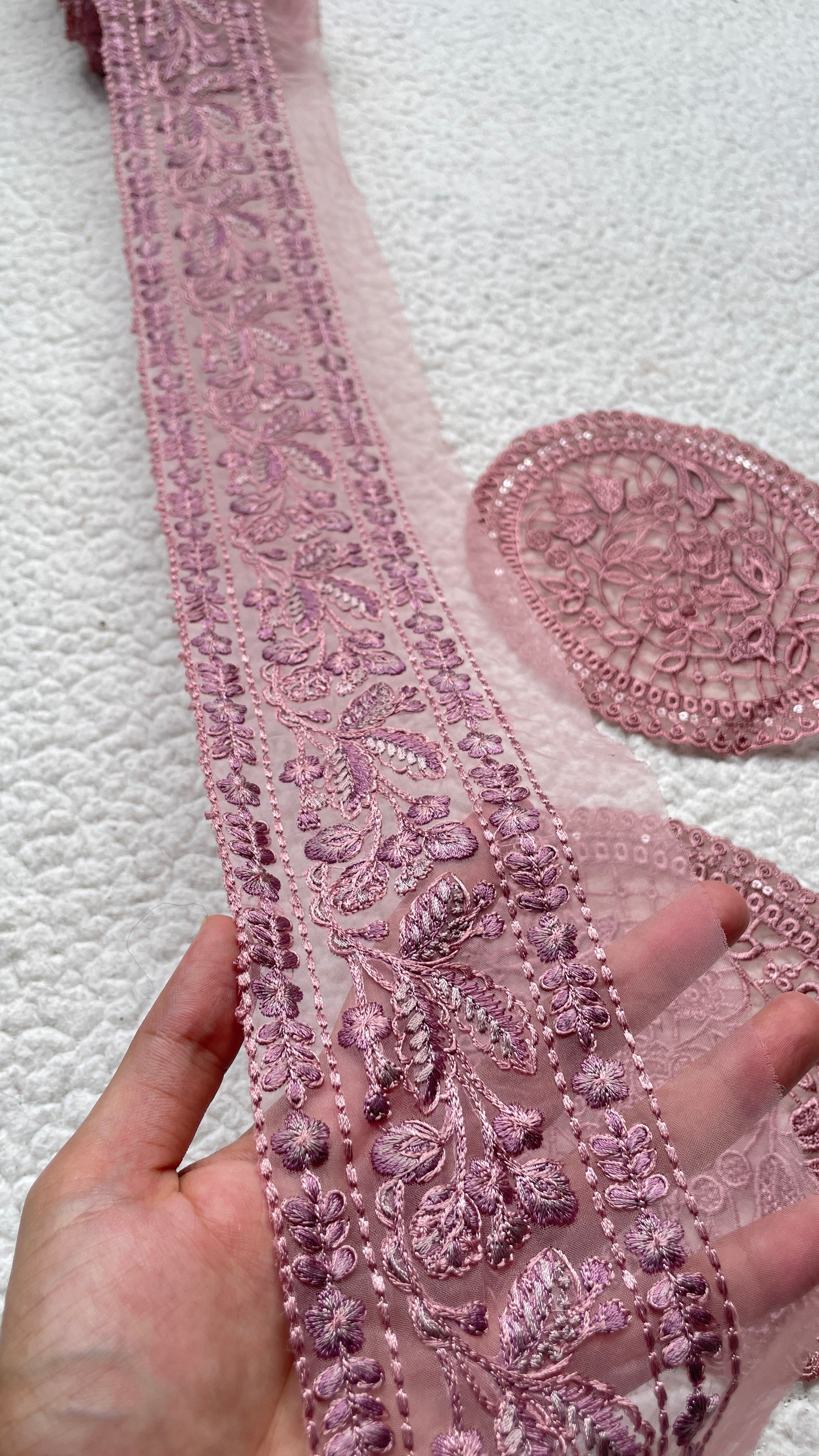 Pink 32 inches Border with Pair of Bunch