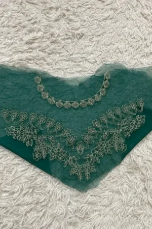 Crimson Tilla Neckline