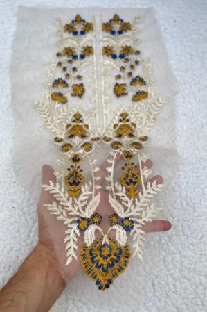 Crea, Blue and Yellow Neckline